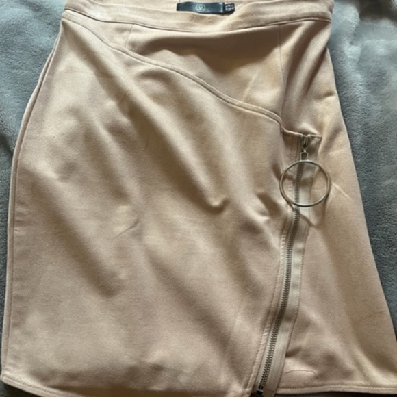 Missguided A-line vegan suede bonded skirt pale pink Size 4 - Picture 1 of 3